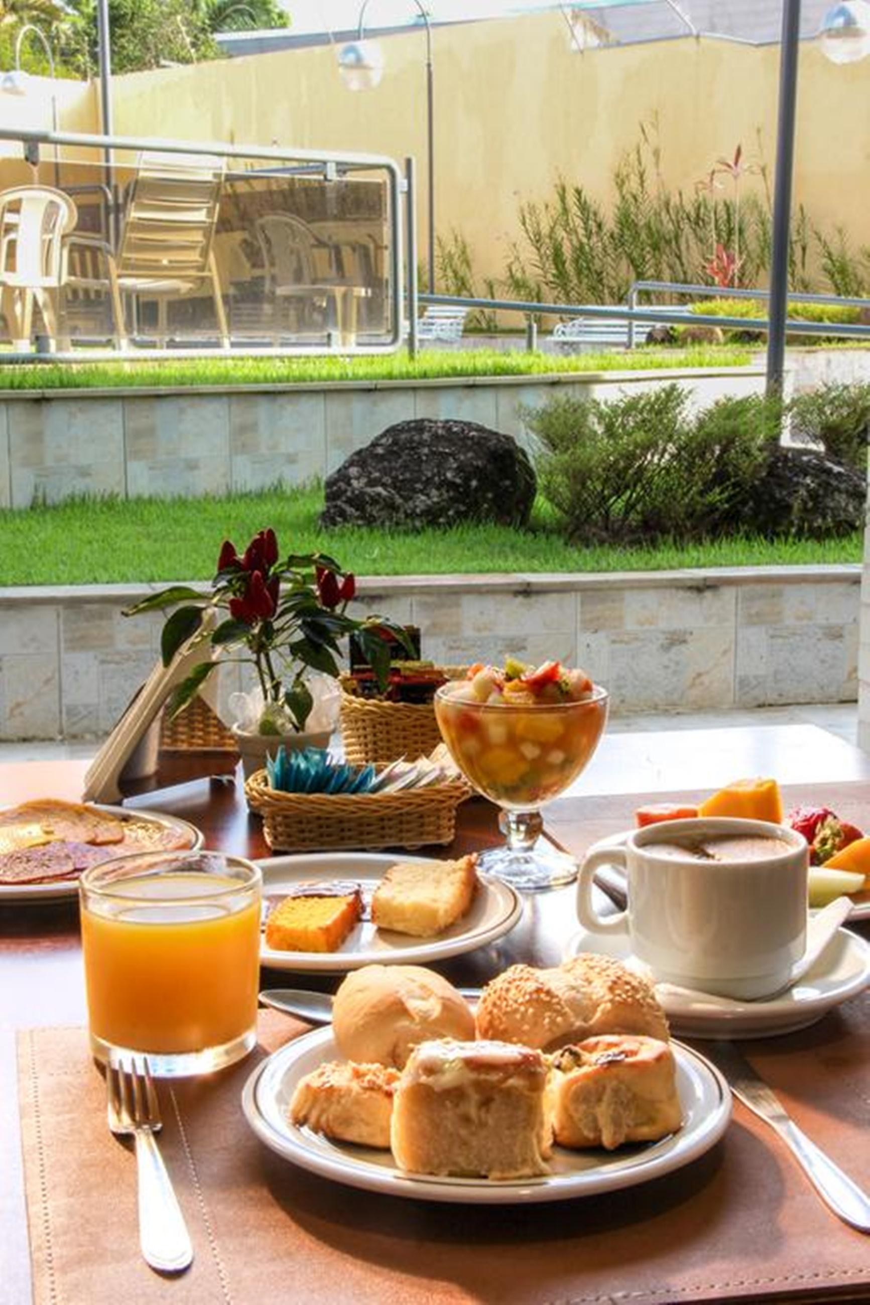 Hotel Ema Palace Сан-Жозе-дус-Кампус Экстерьер фото